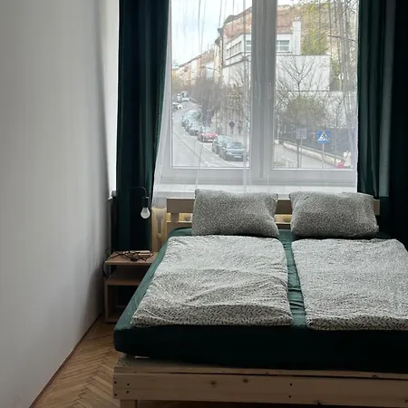 In Center בית אירוח *